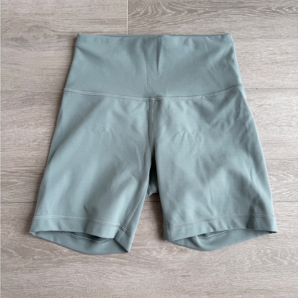 Lululemon wunder train shorts